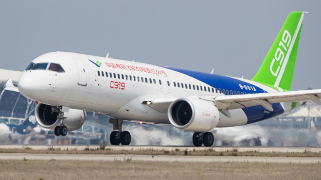 C919 được Comac chế tạo để cạnh tranh trực tiếp với 737 MAX của Boeing và dòng A320 của Airbus. Ảnh: CGTN.