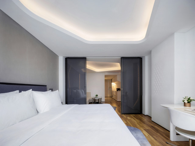 Để trả phòng, khách nhấn một nút trên ứng dụng. Sau đó, phòng sẽ tự động khóa lại và tính phí qua ví điện tử của Alibaba.