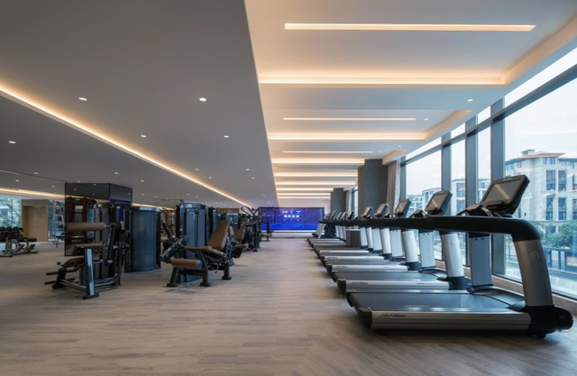 Khách sạn hiện đại này còn có phòng tập thể hình với nhiều loại máy chạy bộ cùng các trang thiết bị khác nhau. Nguồn ảnh: ohler, Business Insider, Reuters, Xinhua.