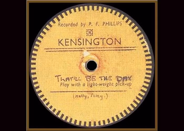 That’ll Be The Day (The Quarrymen) – 200.000 Bảng Anh (6,1 tỷ VND). Đĩa đơn ra mắt năm 1958 của nhóm nhạc The Quarrymen cùng tay trống Colin Hanton và nghệ sĩ piano John Duff Lowe. Có 25 đĩa nhạc được phát hành năm 1981, mỗi bản trị giá 10.000 bảng, nhưng chỉ có một bản đĩa gốc quảng bá acetate được bán với giá 200.000 Bảng Anh.