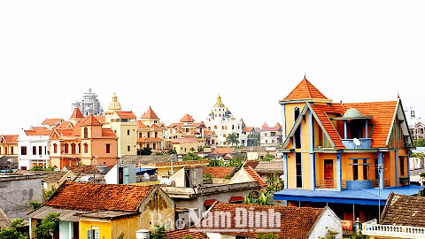 Theo tìm hiểu của PV Kiến Thức, ông Trần Văn Dĩnh ở xóm Phú Thọ, làng Phú An, thị trấn Cát Thành, huyện Trực Ninh tỉnh Nam Định đã đầu tư hàng trăm tỷ đồng thành lập doanh nghiệp đóng mới các phương tiện vận tải thủy tại Cụm công nghiệp Cát Thành với tổng diện tích 8ha. Ảnh: Baonamdinh.