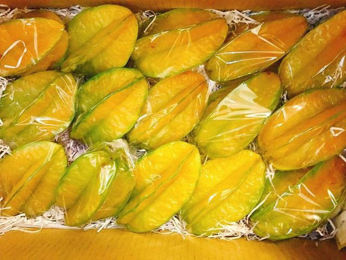 Thêm một loại trái cây khổng lồ được chị em săn lùng là khế Đài Loan. Ảnh: FB Khuc Ngoc Anh.