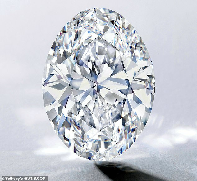 Nó sở hữu tông màu trắng không tỳ vết, nghĩa là không có tạp chất trên bề mặt cũng như bên trong, đạt độ bóng và cân xứng tuyệt đối. Ảnh: Swns.