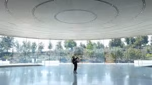 Đó là ngôi nhà mới của hơn 12.000 nhân viên.