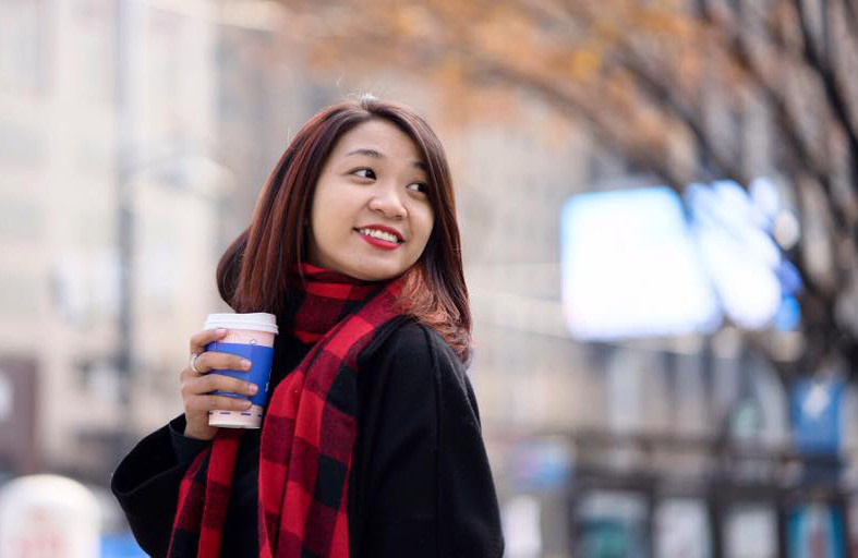 Ngoài đời, Thảo Quyên là cô gái hay cười, luôn lạc quan vào cuộc sống.