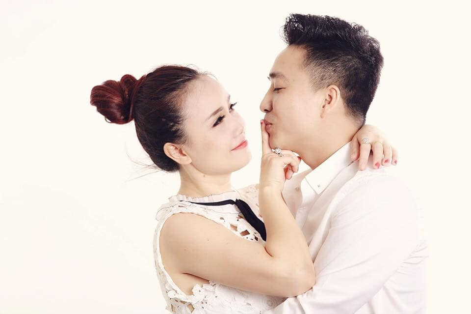 Hiện tại, nữ diễn viên Hoàng Yến đang sống hạnh phúc bên ông xã kém tuổi. Hai người có một cô con gái chung mới hơn 1 tuổi.