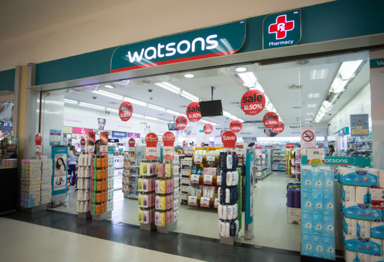 Bên cạnh đó, A.S Watson còn sở hữu các thương hiệu bán lẻ khác như Drogas, Superdrug và Watsons’ Wine với hơn 14.500 cửa hàng tại 26 thị trường khác nhau trên thế giới. Ảnh: Retail in Asia.