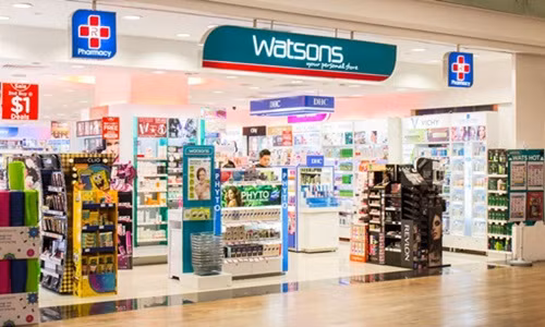 Theo nguồn tin trên Business.inquirer, chuỗi cửa hàng Watson của tỷ phú Lý Gia Thành vừa chính thức xuất hiện tại thị trường Việt Nam vào ngày 17/1. Cụ thể, cửa hàng Watson đặt một mặt sàn ở Tòa nhà Bitexco (quận 1, TP HCM). Ảnh: Vir.