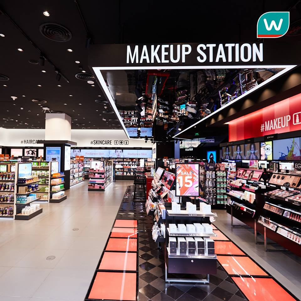 Watson hiện có khoảng 6.800 cửa hàng tại 12 quốc gia trên khắp châu Âu và châu Á gồm Hồng Kông, Trung Quốc, Đài Loan, Thái Lan, Singapore, Malaysia và Indonesia… Cách đây không lâu, Watson vừa khai trương cửa hàng thứ 500 tại Thái Lan. Ảnh: FB Nhung Phan.