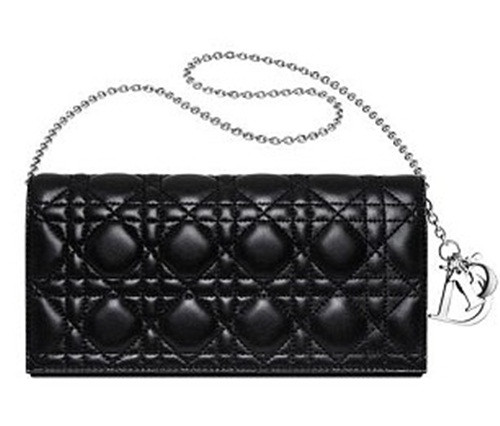 Theo tờ JoongAng Ilbo của Hàn Quốc, chiếc túi này có giá khoảng 1,8 triệu won (1.017 bảng Anh) tại thủ đô Seoul. Ảnh: DM.