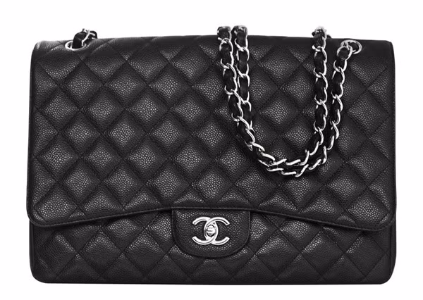 Chiếc túi mang tính biểu tượng của nhà mốt danh tiếng Chanel có giá khoảng 3000 USD (tương đương 60 triệu đồng). Ảnh: DM.