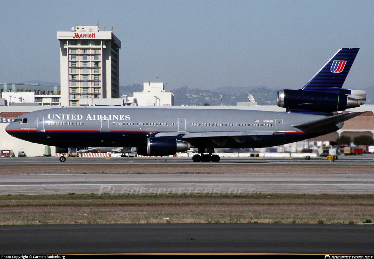 Dòng máy bay DC-10 sau đó được phép hoạt động trở lại nhưng vào năm 1989, một chiếc phi cơ loại này của United Airlines lại gặp vấn đề trong hệ thống thủy lực khi động cơ phía sau hỏng. Ảnh: Plane Spotters.