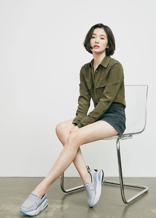 Nhưng nhờ vào quá trình tập luyện nghiêm túc, cân nặng của người đẹp đã giảm đáng kể và thành quả là một body thon gọn, cặp chân thon thả nuột nà hơn trước rất nhiều.