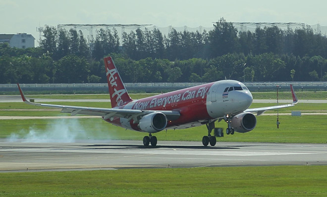 Bon lan AirAsia that bai trong viec lap hang bay tai Viet Nam-Hinh-2