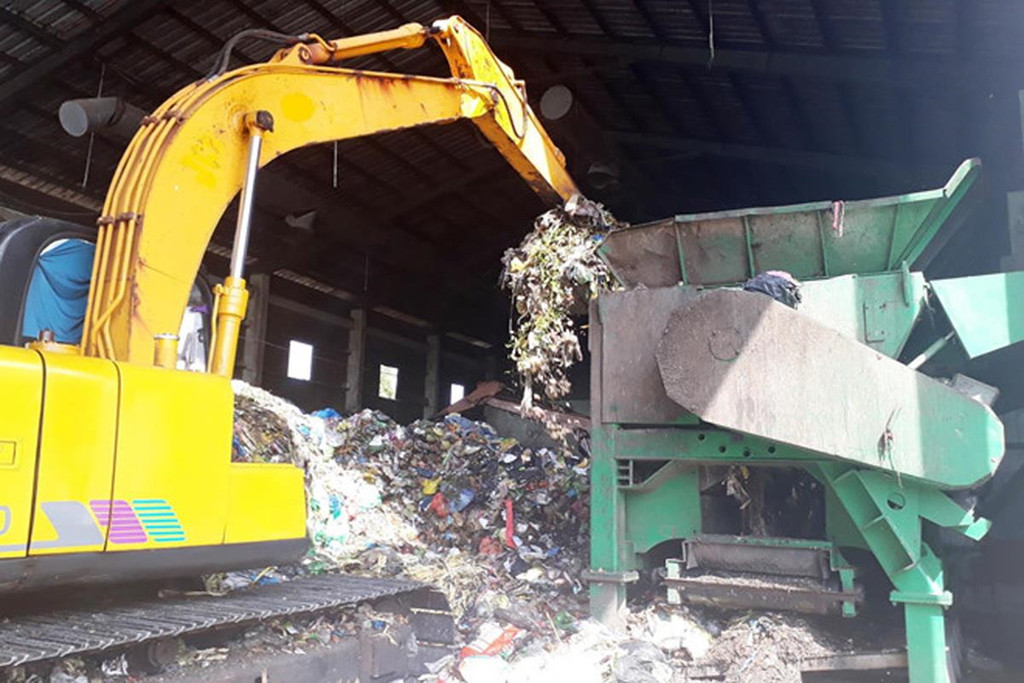 Ngoai von uu dai xay nha may rac, khong ngo To Cong Ly con duoc...