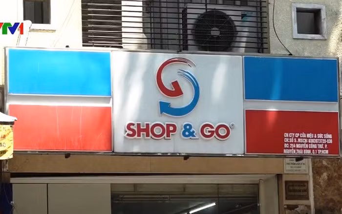 Được thành lập từ 2005, Công ty Cổ phần Cửa hiệu và Sức sống mới - Chủ sở hữu chuỗi cửa hàng tiện lợi Shop&amp;Go (Singapore) hoạt động chính trong lĩnh vực kinh doanh bán lẻ hàng tiêu dùng. Ảnh: Vietnammoi
