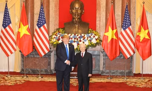 Tan muc 2 loai may bay Viet Nam vua mua nhan Thuong dinh My-Trieu