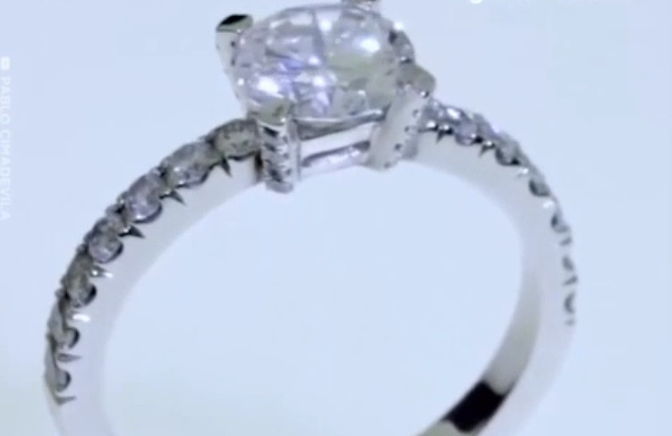 Ở bước này, có thể tiến hành định giá cho chiếc nhẫn. Nguồn: Unilad.