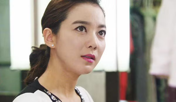 Me chong yeu sach qua Tet, con dau noi 1 cau khien ba tuc toi