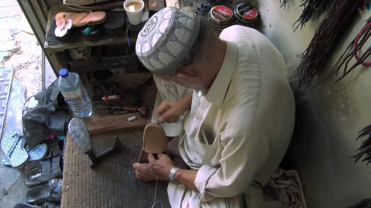 Mức lương của công nhân nhập cư tại Dubai chỉ ở mức 200-350 USD/tháng (khoảng 4,5 - 8 triệu đồng). Thậm chí, có những công việc thu nhập chưa đầy 30 USD/tháng.