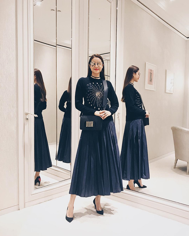 Không chỉ làm đại sứ hình ảnh cho các nhãn hàng danh tiếng, Hoa hậu Phạm Hương có nguồn thu từ việc ngồi "ghế nóng" một số cuộc thi liên quan đến sắc đẹp.