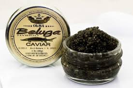 Caviar là một loại trứng cá muối từ loài cá tầm có mặt ở nhiều vùng biển trên thế giới. Tuy nhiên, nó chỉ góp mặt trong các bữa tiệc của nhà giàu bởi một hộp Caviar 100gr trung bình có giá khoảng 300 euro (hơn 8 triệu đồng). Ảnh: Olma Caivar.