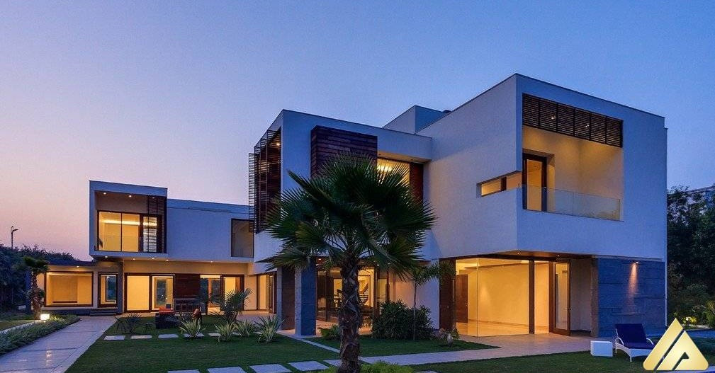 Mẫu biệt thự 2 tầng nổi bật với kiến trúc hình chữ L. Ảnh: Kientrucadong.