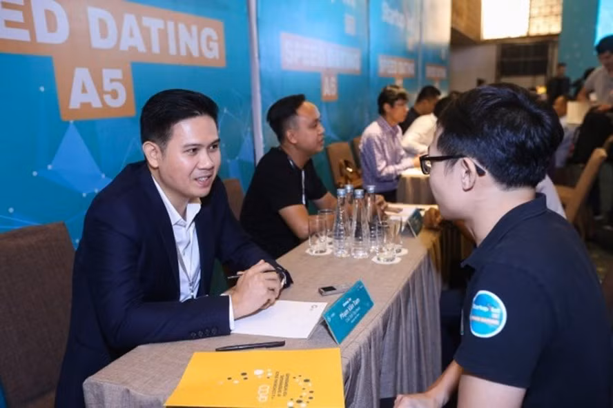 Asanzo 70% linh kien tivi nhap Trung Quoc doanh thu 4.200 ti dong