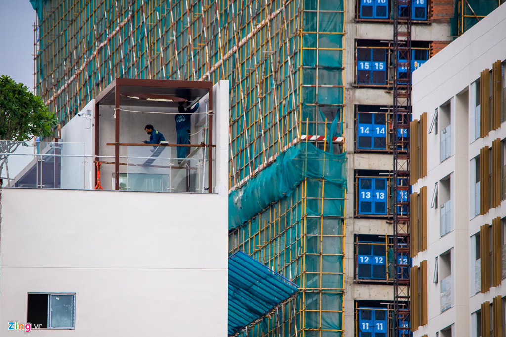 Các tòa nhà của tổ hợp Midtown đang dần hoàn thiện để đón những cư dân đầu tiên.