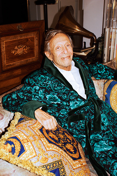 Tỷ phú Đức Rolf Eden, người lập ra sàn nhảy đầu tiên tại Đức, gắn liền với những cuộc vui chơi nhộn nhịp và cuộc tình đình đám.