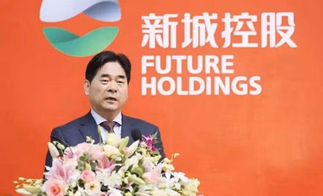 Phía cảnh sát Thượng Hải cho biết, ông Vương và một phụ nữ họ Chu (tên Phân, chữ lót không được tiết lộ) bị nghi ngờ phạm tội quấy rối tình dục đối với trẻ em.