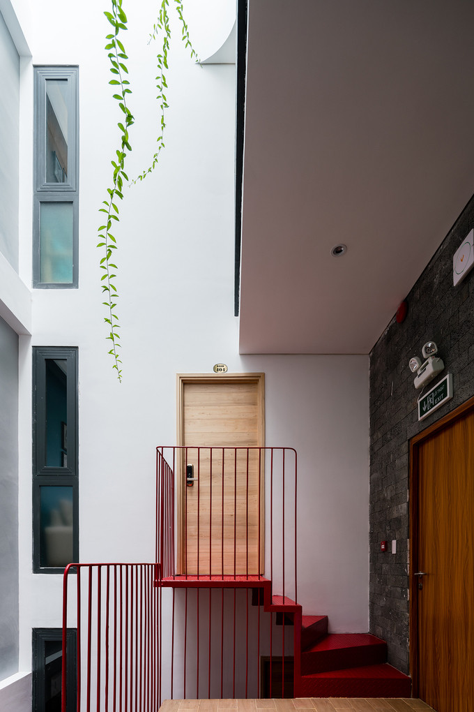 Cách thiết kế lệch tầng đảm bảo diện tích mỗi khu vực và sự thông thoáng.