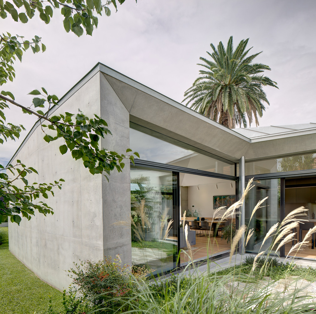 Nha tram tuoi cai tao thanh biet thu vuon binh yen