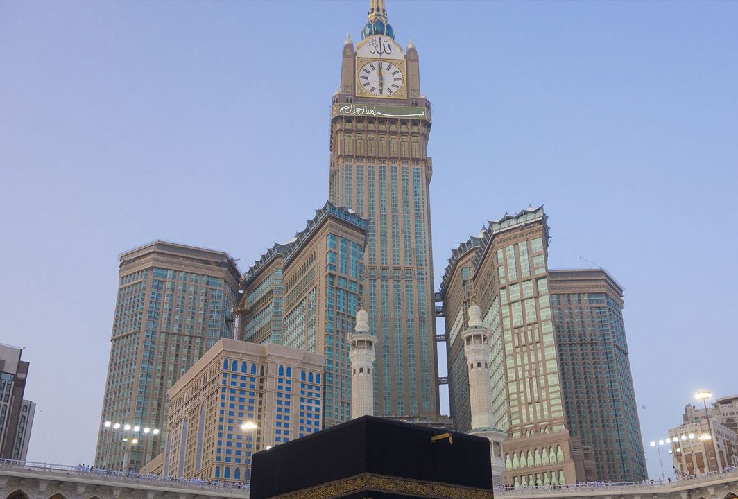 Tháp Abraj Al-Bait, có tên gọi khác là Tháp đồng hồ Khách sạn hoàng gia Mecca, là một công trình phức hợp chọc trời nằm ở Mecca, Ả Rập Xê Út. Ảnh: Al Borj.
