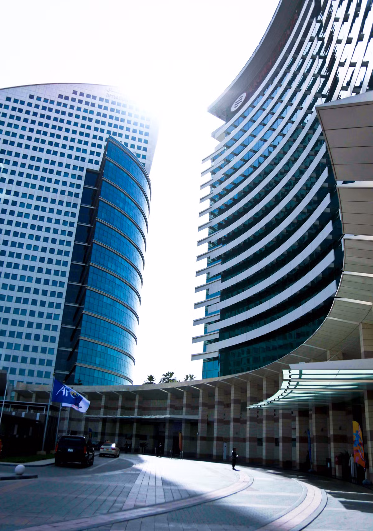 Tại Dubai, tuyển Việt Nam đóng quân tại khách sạn Crowne Plaza Dubai Festival City. Ảnh: VFF.