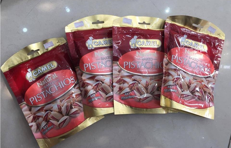 Bán hạt dẻ cười đỏ khoảng hơn 1 tháng nay, chị Thanh Giang (Cầu Giấy, Hà Nội) cho biết nhiều khách mua lần đầu đã gọi điện đặt thêm. Người ít thì 2 gói, người nhiều thì 5-10 gói. Ảnh: Homeshop123.