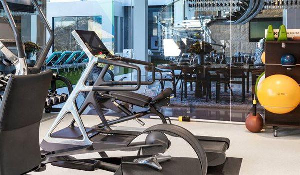 Bên cạnh những khu giải trí đặc sắc, biệt thự hạng sang còn sở hữu phòng tập thể dục với trang thiết bị hiện đại. Nguồn ảnh: CNN.
