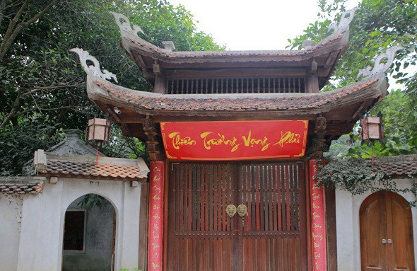 Trong đó nổi bật là khu nhà thờ Thiên Trường Vọng Phủ trị giá hàng chục tỷ đồng nằm trên trục đại lộ Thăng Long, cách trung tâm Hà Nội chỉ 30 phút chạy xe. Ảnh: Vietnamnet.