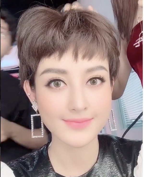 Phong cach trang diem khac nhau cua 5 my nhan Viet tuoi Hoi-Hinh-3