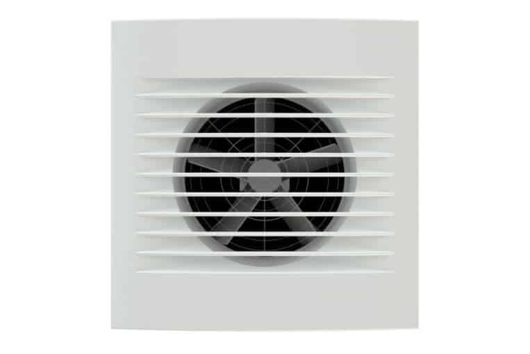 Bật quạt thông gió trong nhà bếp và phòng tắm giúp tống khứ luồng không khí nóng do nấu ăn hoặc sau khi bạn tắm ra ngoài căn nhà.