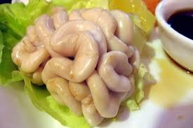 Cách tốt nhất để chế biến tinh hoàn cá tuyết là chần qua nước sôi, chút rượu sake và muối.