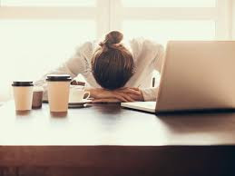 Công ty đã sử dụng một ứng dụng để đo lường giấc ngủ của các nhân viên, nếu tích lũy được đủ số điểm thưởng trong một năm thì họ sẽ nhận được 64.000 yên (khoảng 14 triệu đồng).