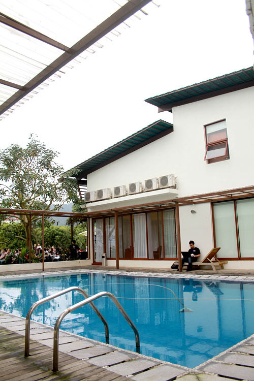 Qua kiểm tra thực tế, Thanh tra Sở nêu rõ trên diện tích 12.691 m2 đất, gia đình ca sĩ Mỹ Linh xây nhà một tầng, rộng khoảng 300 m2, kết cấu khung cột, kèo sắt, mái lợp ngói. Ảnh: Khám phá.