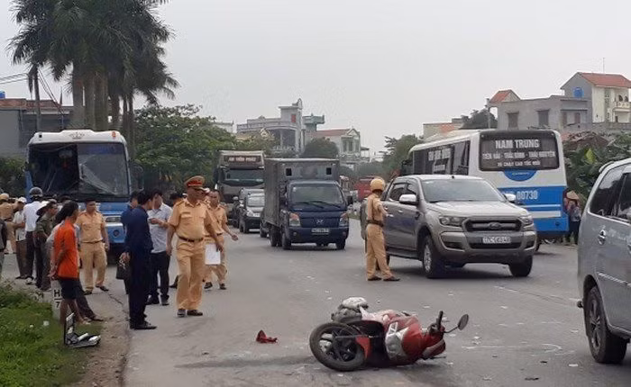 Ca nuoc co 80 nguoi chet vi tai nan giao thong trong 4 ngay nghi le