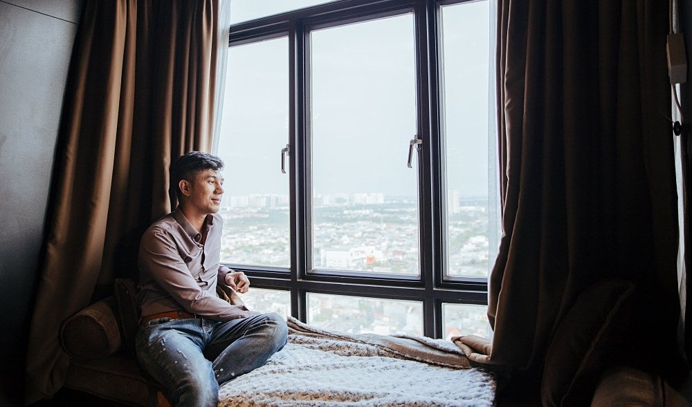 Góc thư giãn cho nam ca sĩ ngắm cảnh thành phố. Ảnh: Vietnamnet.