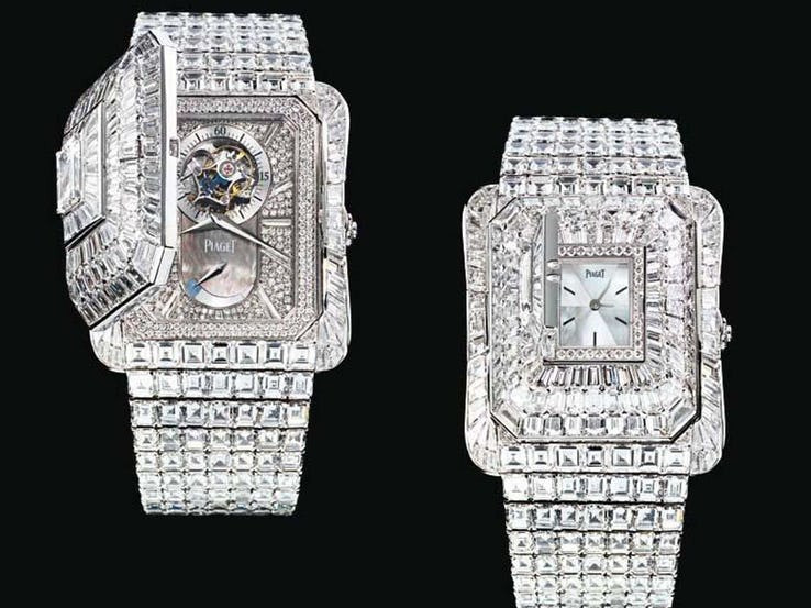 Chiếc đồng hồ đeo tay Piaget Emperador Temple (3,3 triệu USD) bao gồm 2 mặt đồng hồ gắn với dây đeo tay đính 350 viêm kim cương. Mặt đồng hồ đầu tiên đính 481 viên kim cương, mặt thứ 2 nhỏ hơn với 207 viên kim cương và một viên ngọc lục bảo.