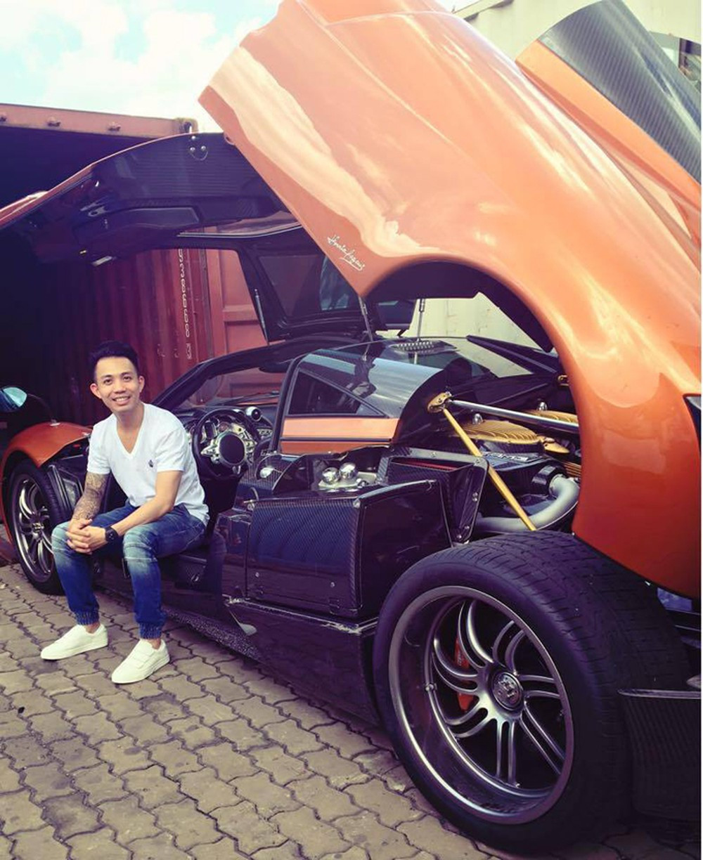 Cụ thể, ông Phạm Văn Mười – Tổng giám đốc nắm giữ 43,67% cổ phần; bà Trần Thị Bạch – vợ ông Mười nắm giữ 33,89% cổ phần; ông Phạm Trần Nhật Minh nắm giữ 19% cổ phần Nhựa Long Thành.