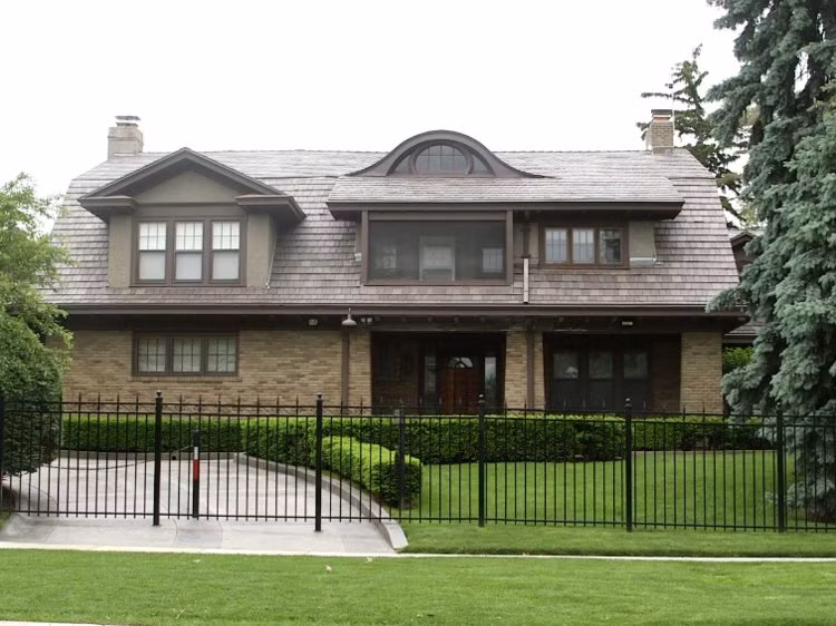 Thăm căn nhà giản dị của tỷ phú Warren Buffett Tham can nha gian di cua ty phu Warren Buffett