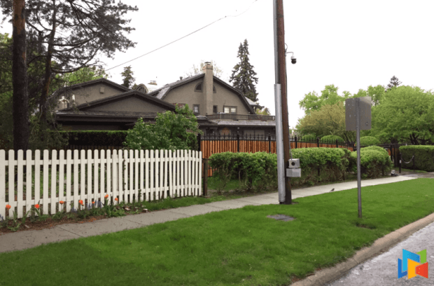 Trong căn nhà giản dị này, Warren Buffett luôn cảm thấy ấm áp vào mùa đông, mát mẻ vào mùa hè.