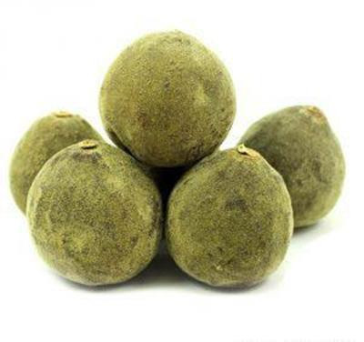 Bưởi Hóa Châu (Trung Quốc) quả đen thâm, lồi lõm và xấu xí nhưng lại là sản phẩm đắt khách. Loại bưởi trông như quả mốc này được bán với giá cao ngất ngưởng - 38.000 NDT/quả (tương đương 133 triệu đồng). Ảnh: Baijiahao.